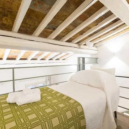 Lägenhet Bbcharme La Casa Sui Tetti *